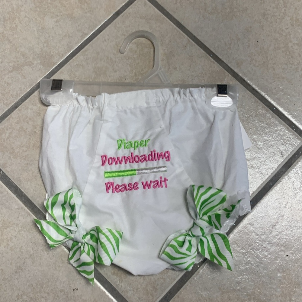 Sz 4 White Diaper Downloading Embroidered Diaper Cover Panty Bloomer W/Bows NWT - Picture 1 of 2